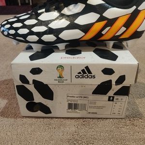 New Adidas Predator soccer shoes sz 8